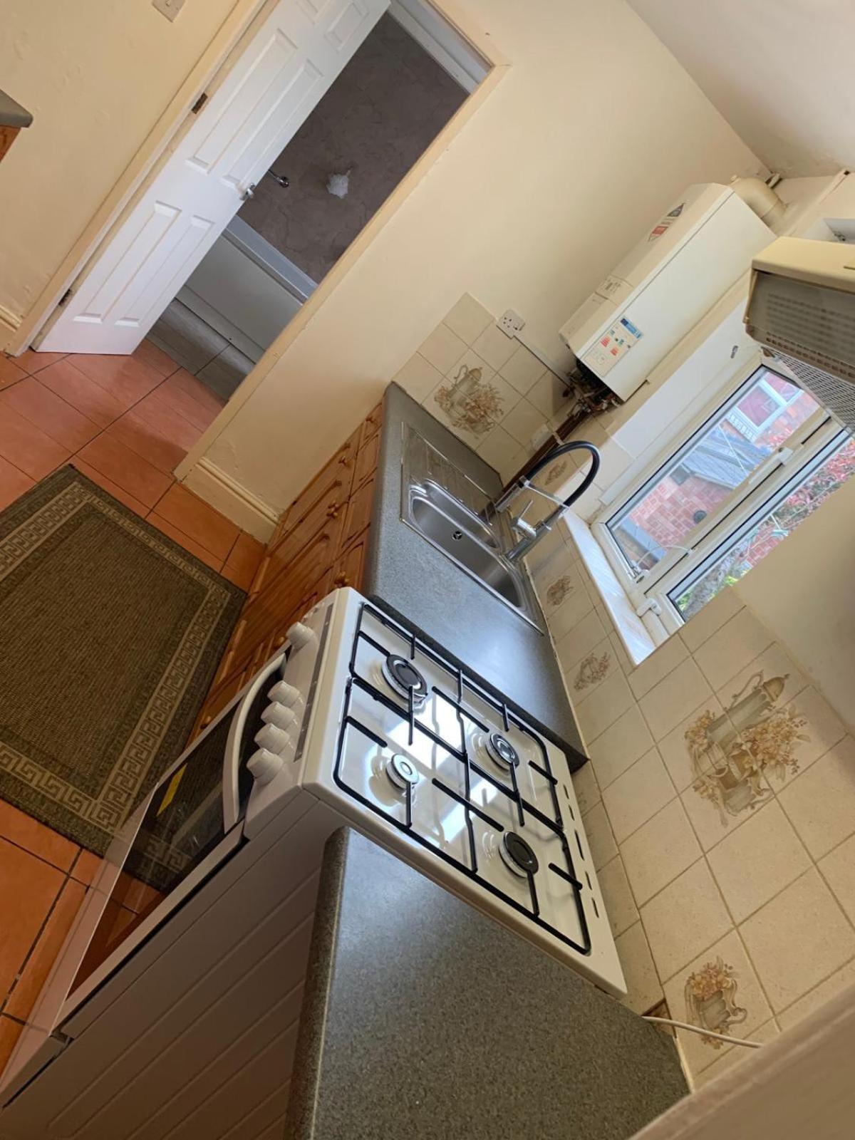 Appartement 4 Bedroom House In Lenton